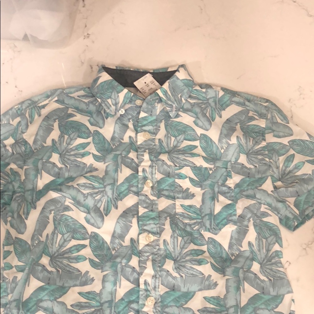 Boys shirt sleeved button up shirt